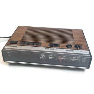 Vintage General Electric 7-4624B GE Alarm Clock AM/FM Radio Wood Grain WORKS